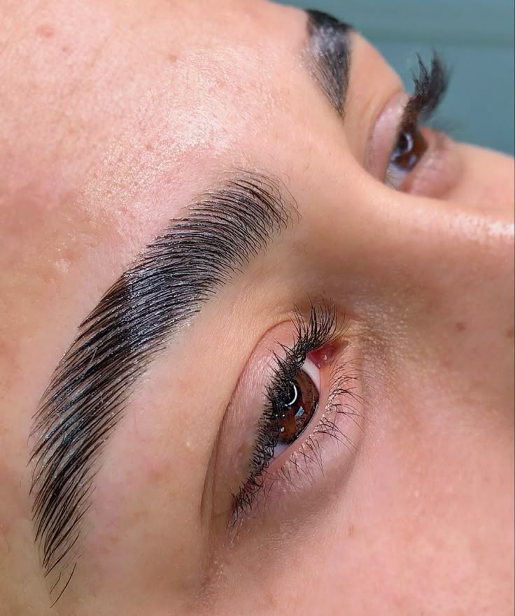 Brow Lamination - Natural Lift and Volume