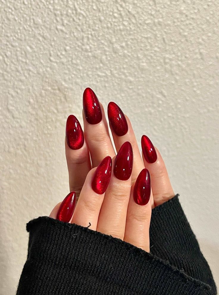 Cat Eye or Chameleon Nails