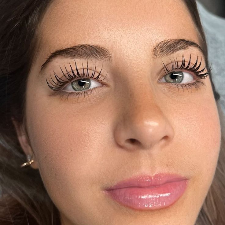Lash lift aftercare illustration