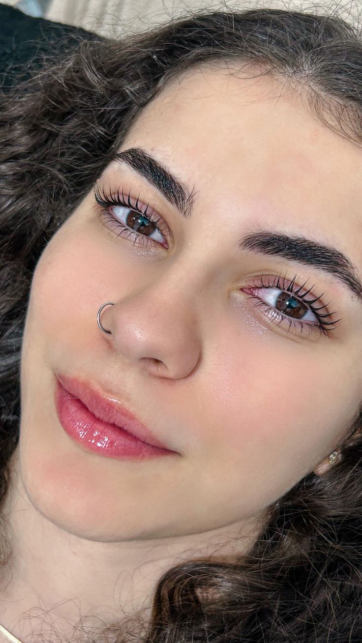 Mega Volume Lash Extension - Glamorous Finish