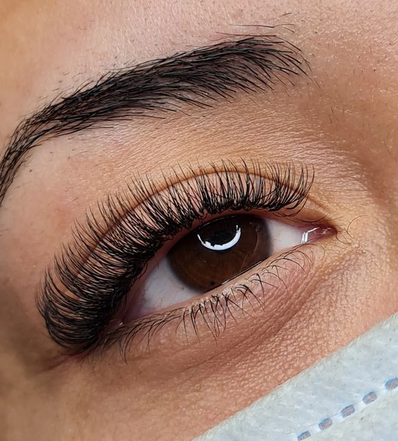 Lash refill aftercare illustration