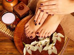 Luxury Manicure in Gorakhpur at KM Orgatonics – Classic Hand Care and Nail Polish