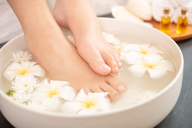 Gel Polish Application – Professional Nail Care and Massage at KM Orgatonics, Gorakhpur